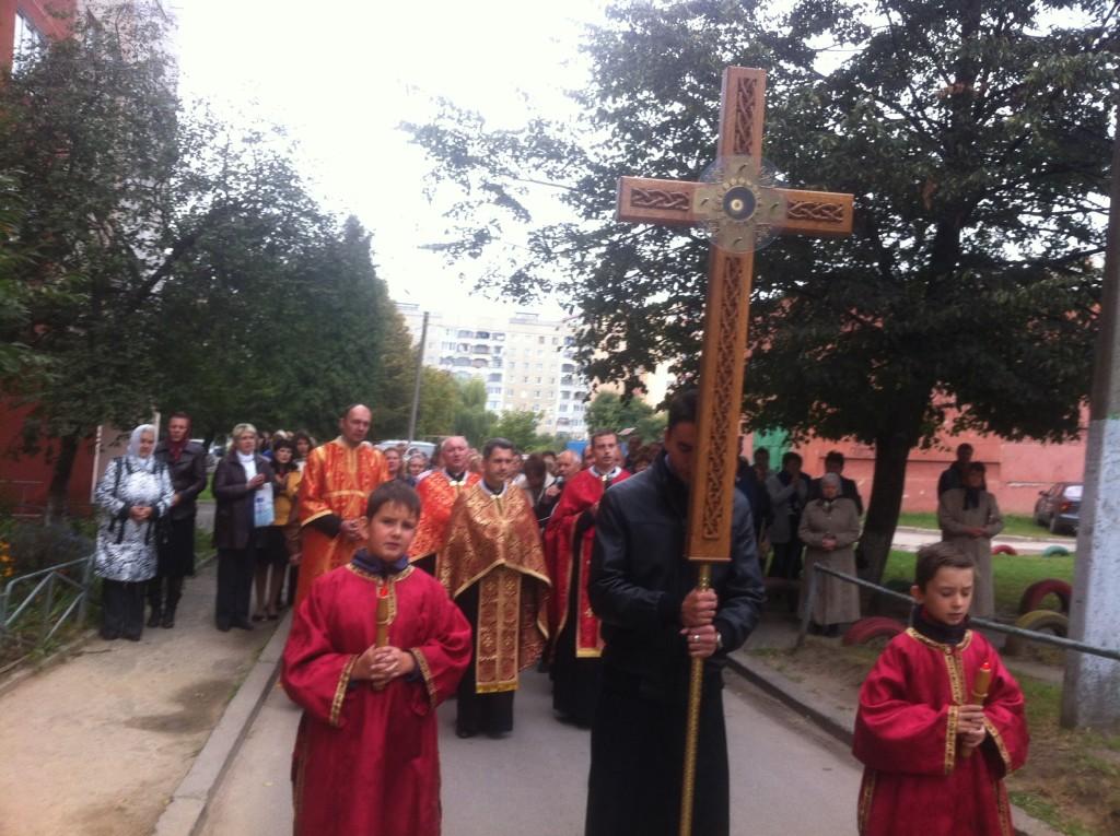 ХРЕСНА ДОРОГА ВУЛИЦЯМИ РЯСНЕ1
